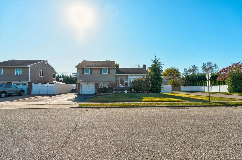 20 Gates Avenue Plainview NY 11803