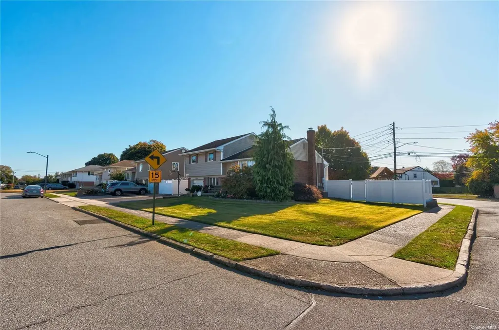 20 Gates Avenue Plainview NY 11803