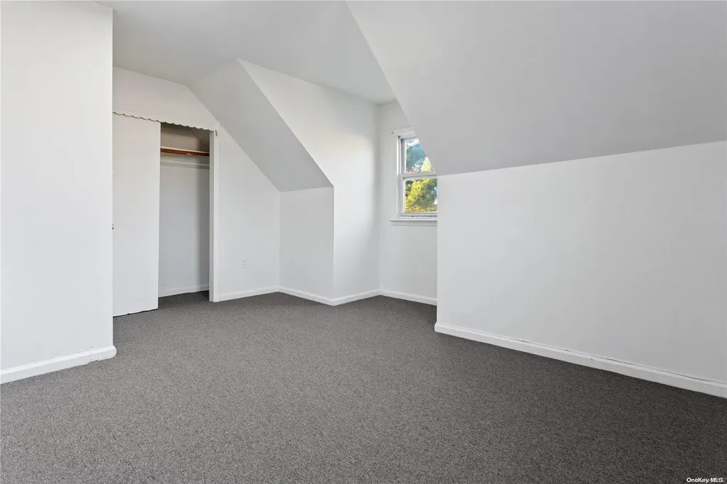 1379 E Street Elmont NY 11003