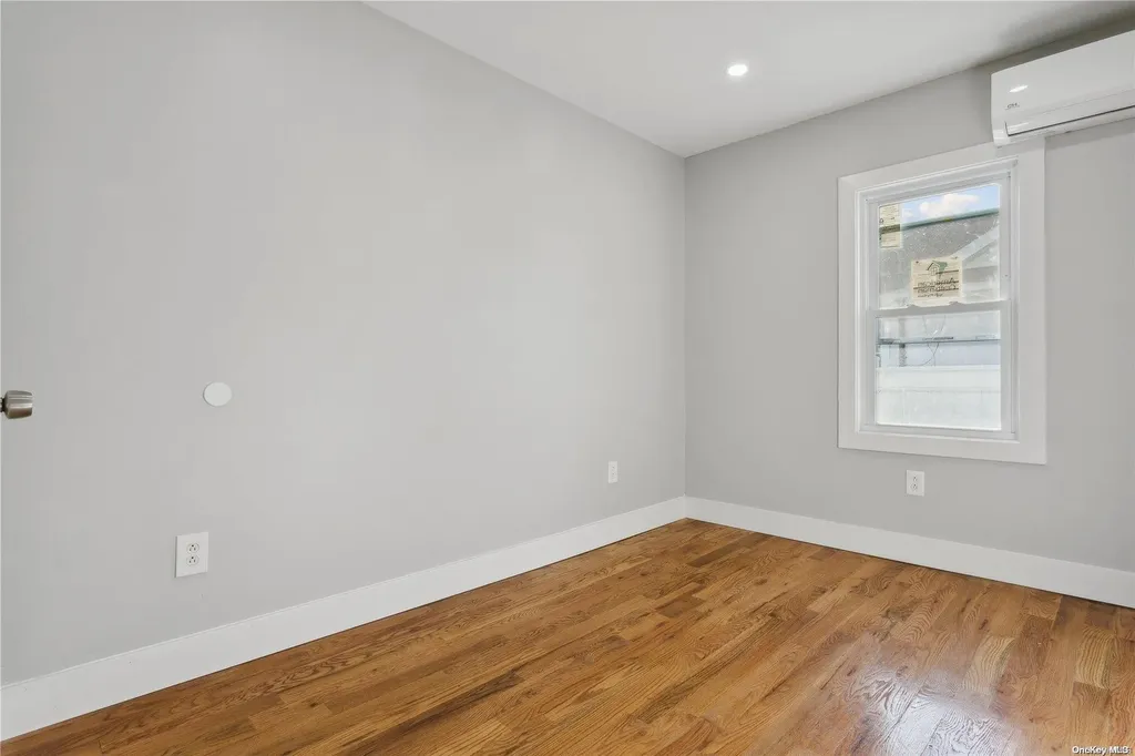 75 E Milton Street Freeport NY 11520