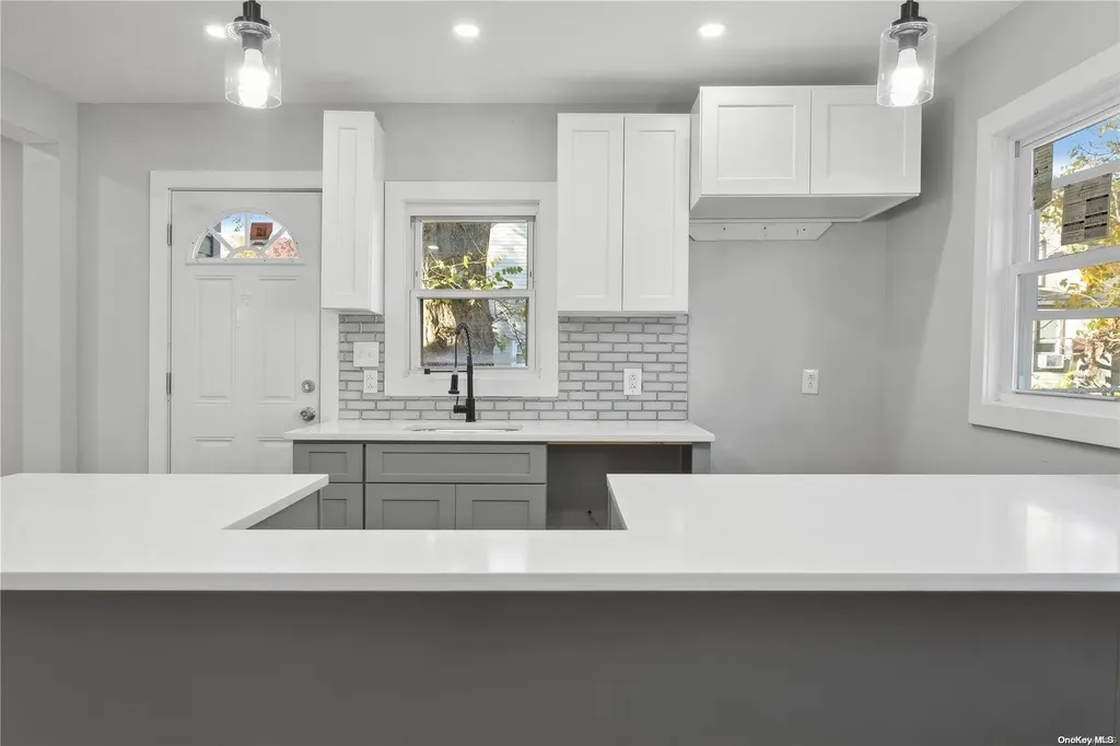 75 E Milton Street Freeport NY 11520