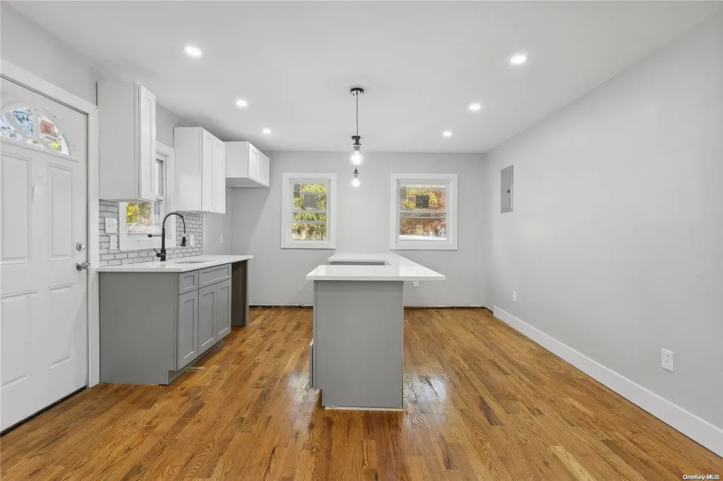 75 E Milton Street Freeport NY 11520
