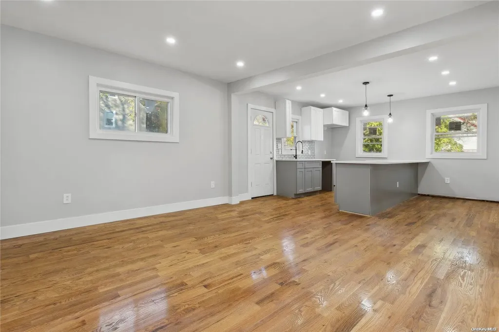 75 E Milton Street Freeport NY 11520