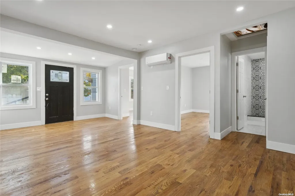 75 E Milton Street Freeport NY 11520