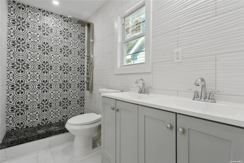 75 E Milton Street Freeport NY 11520