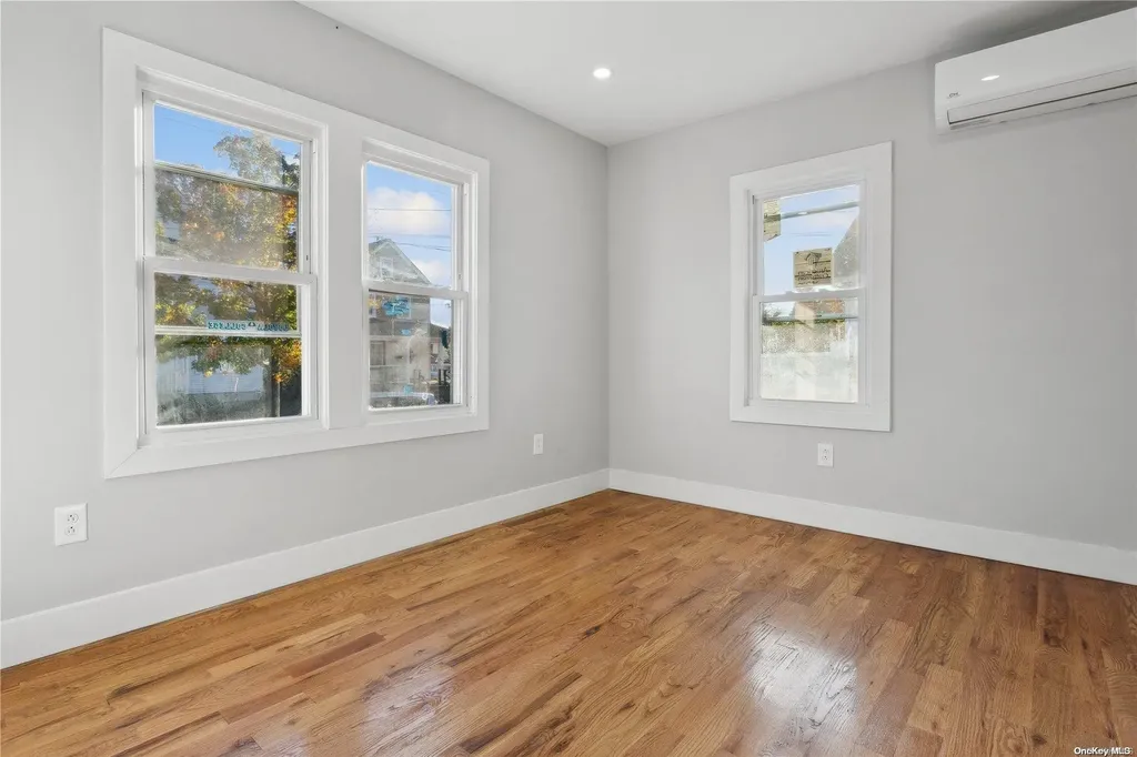 75 E Milton Street Freeport NY 11520