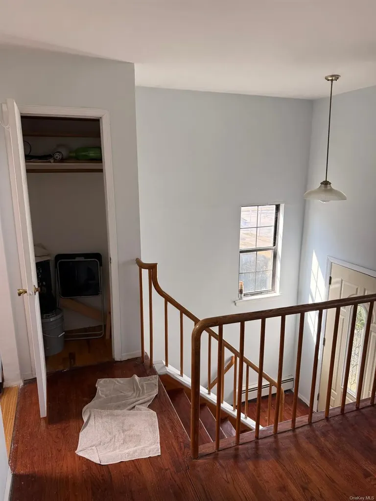 51 Manor Road Valley Stream NY 11580