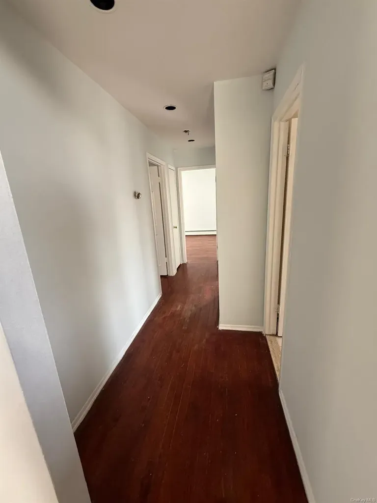 51 Manor Road Valley Stream NY 11580