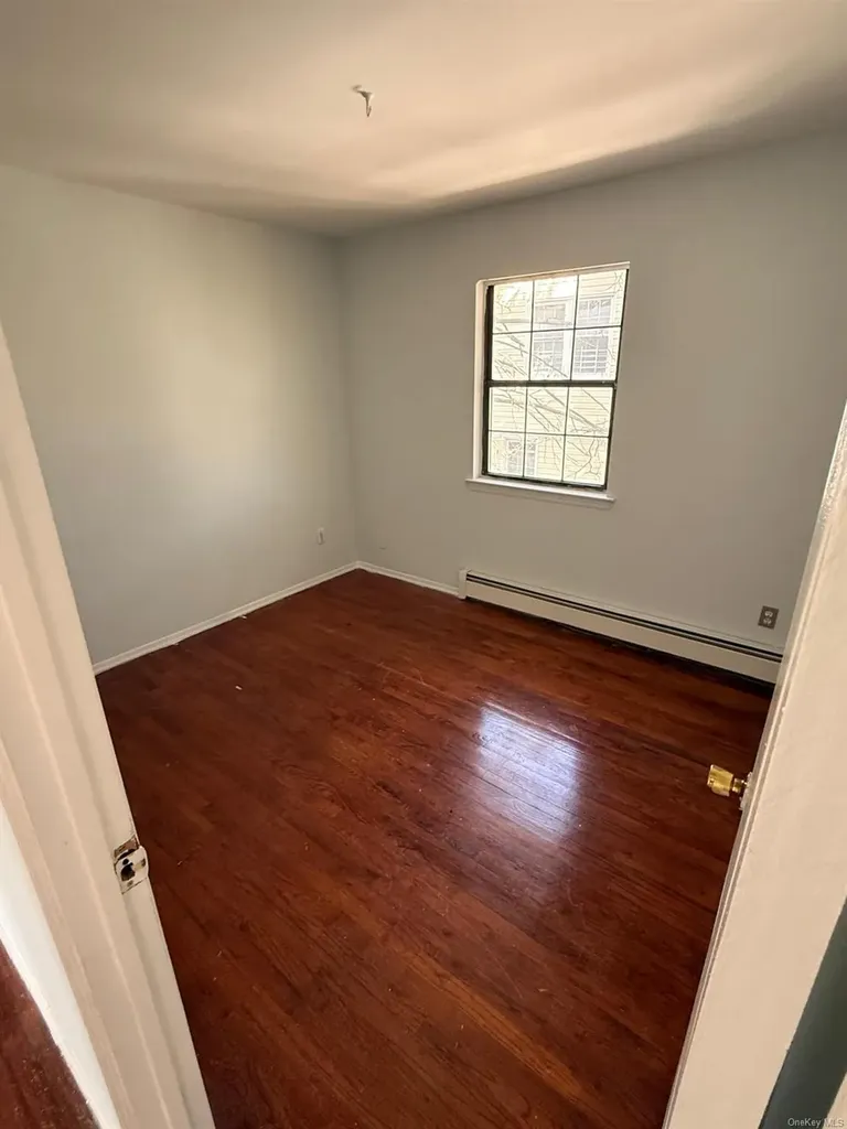 51 Manor Road Valley Stream NY 11580