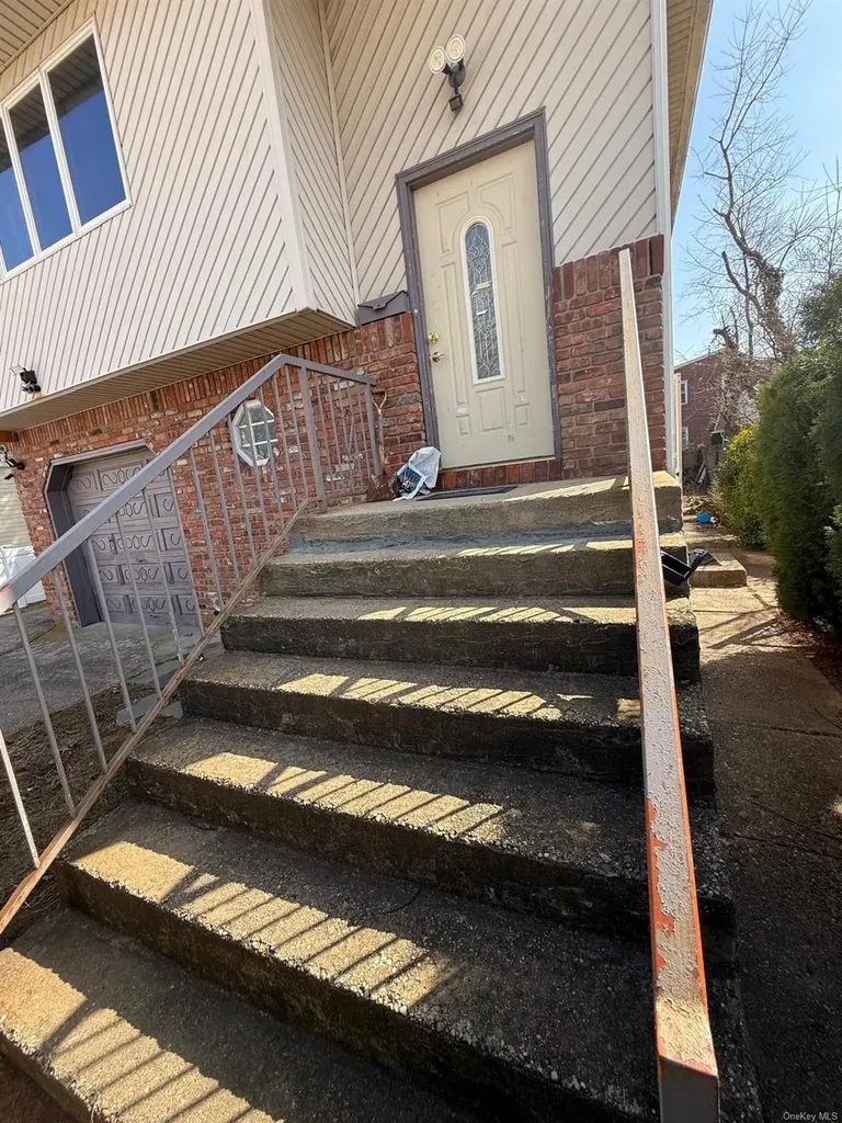 51 Manor Road Valley Stream NY 11580