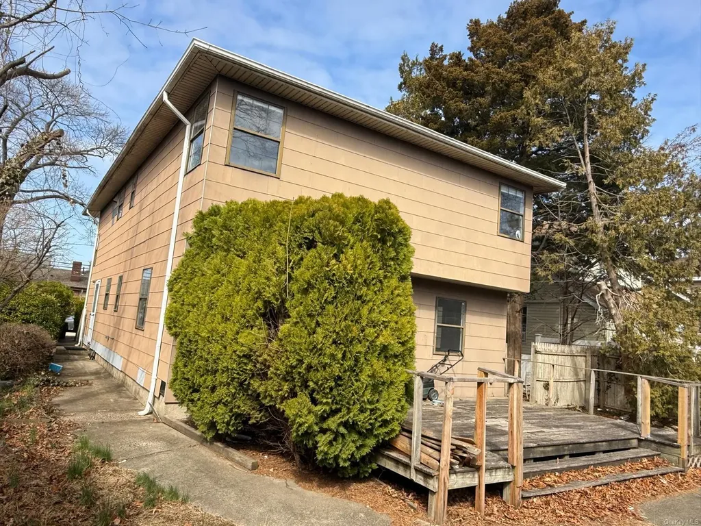 51 Manor Road Valley Stream NY 11580