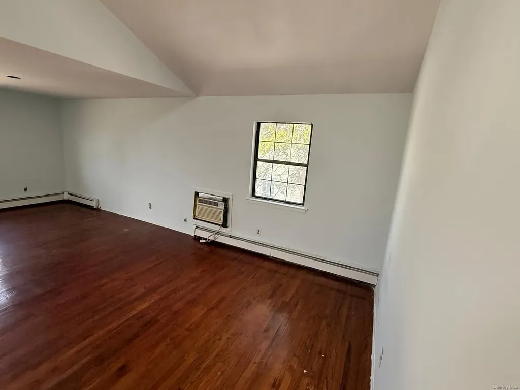 51 Manor Road Valley Stream NY 11580