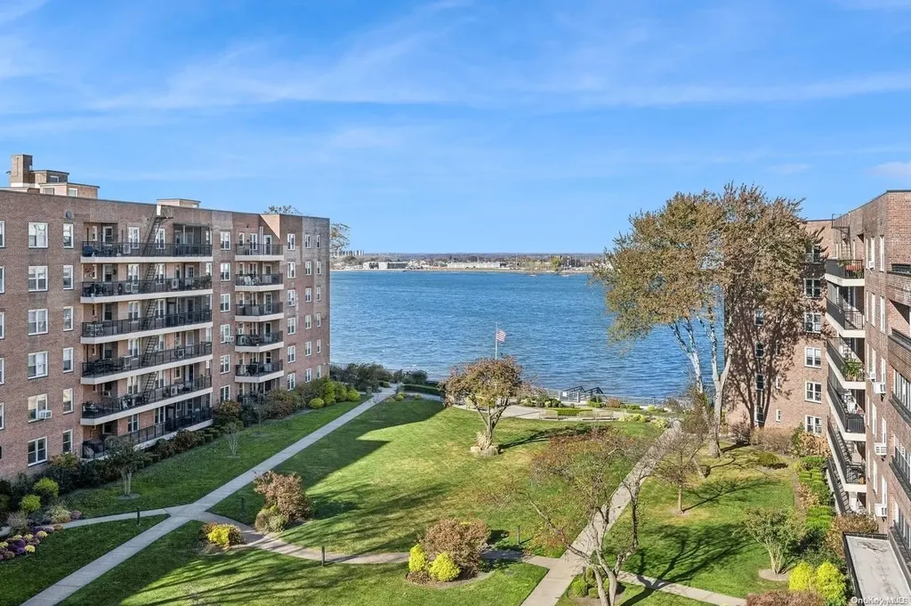 162-41 Powells Cove Boulevard Beechhurst NY 11357
