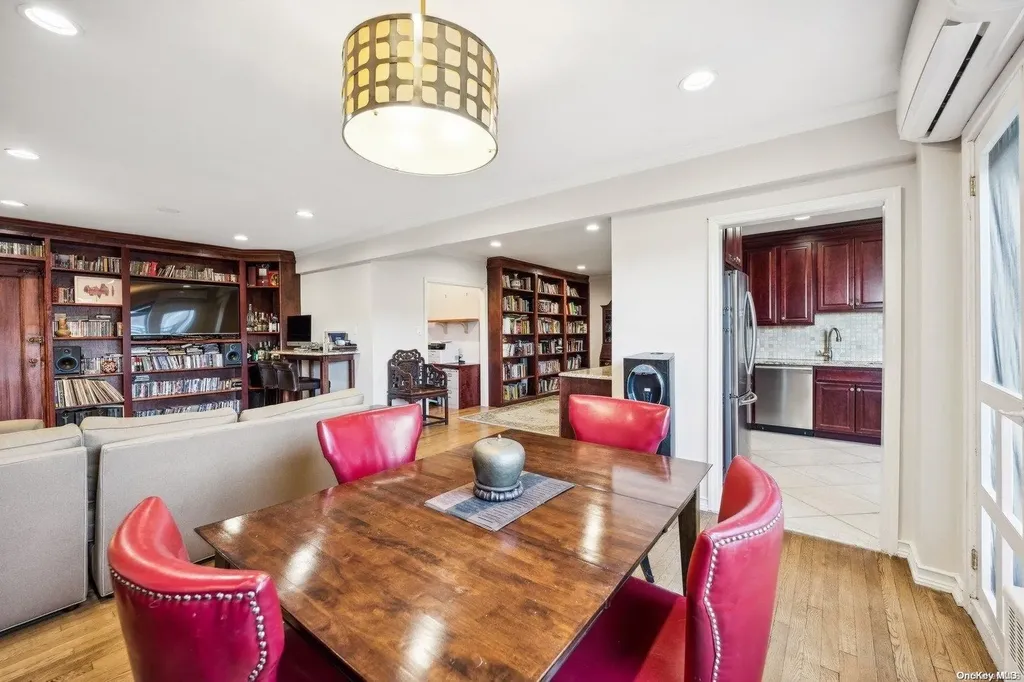 162-41 Powells Cove Boulevard Beechhurst NY 11357