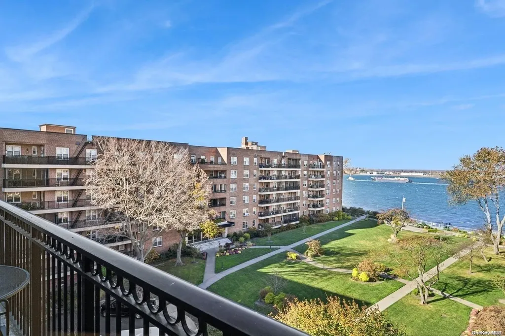 162-41 Powells Cove Boulevard Beechhurst NY 11357
