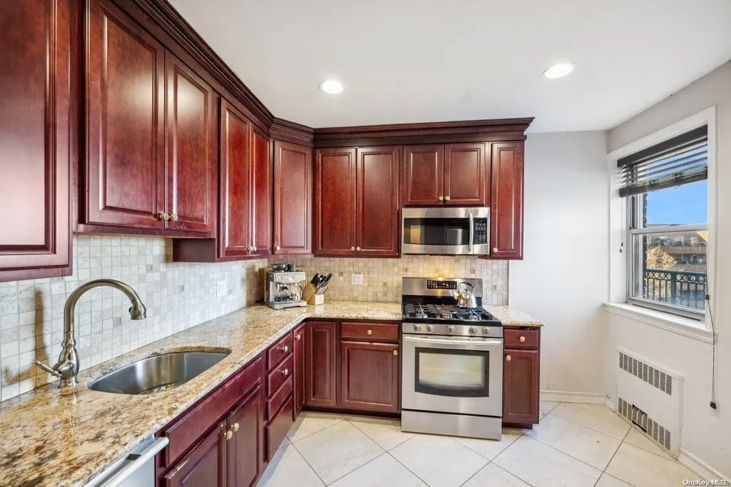162-41 Powells Cove Boulevard Beechhurst NY 11357
