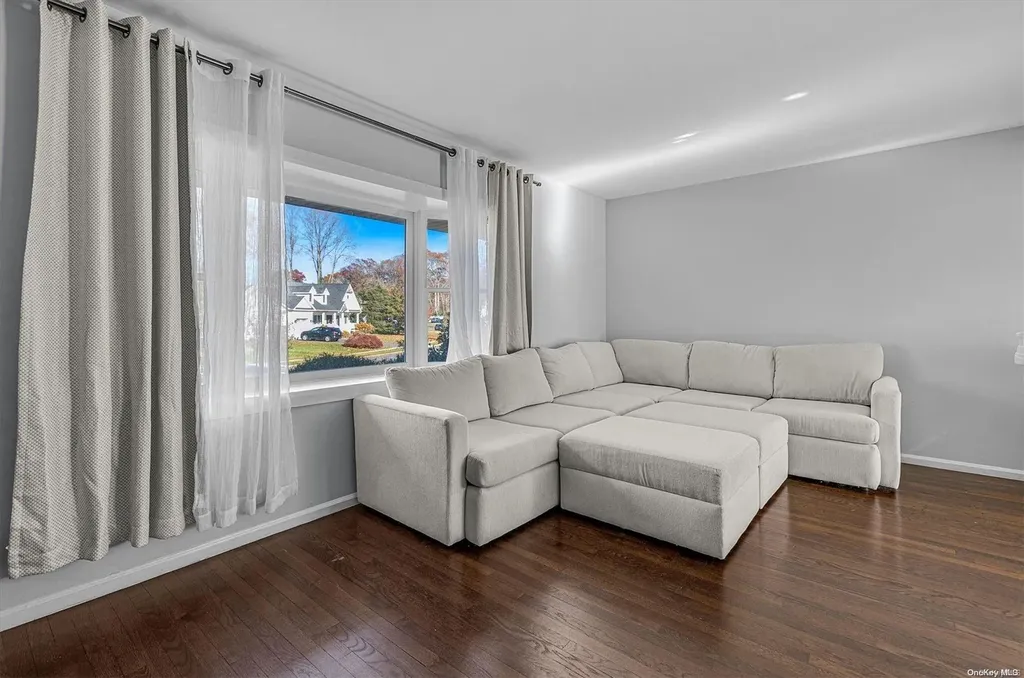 58 Rensselaer Drive Commack NY 11725