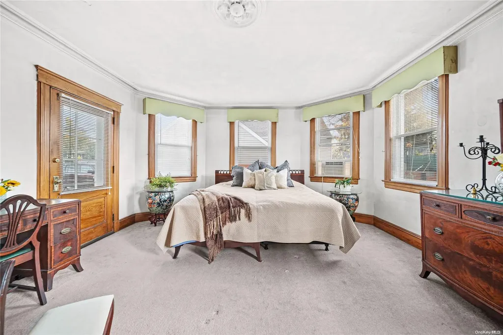 361 Horton Highway Mineola NY 11501