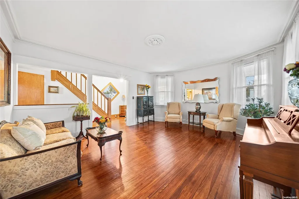361 Horton Highway Mineola NY 11501