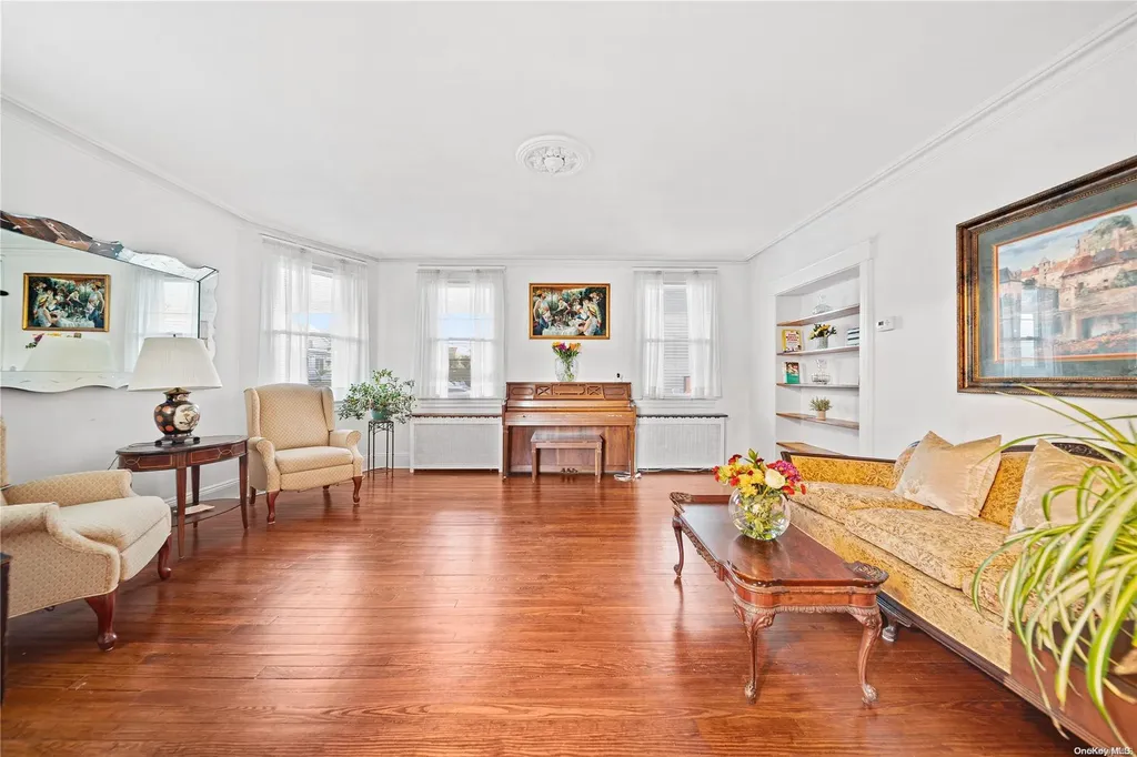 361 Horton Highway Mineola NY 11501