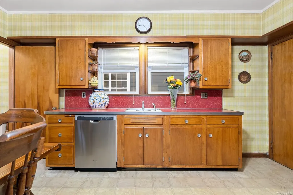 361 Horton Highway Mineola NY 11501