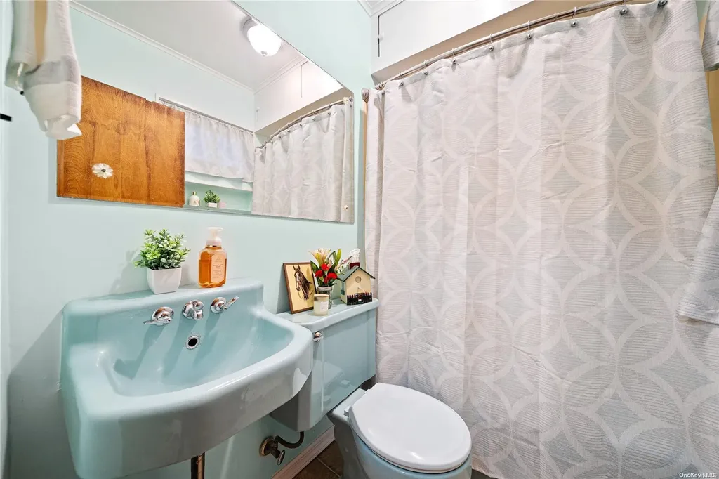 361 Horton Highway Mineola NY 11501