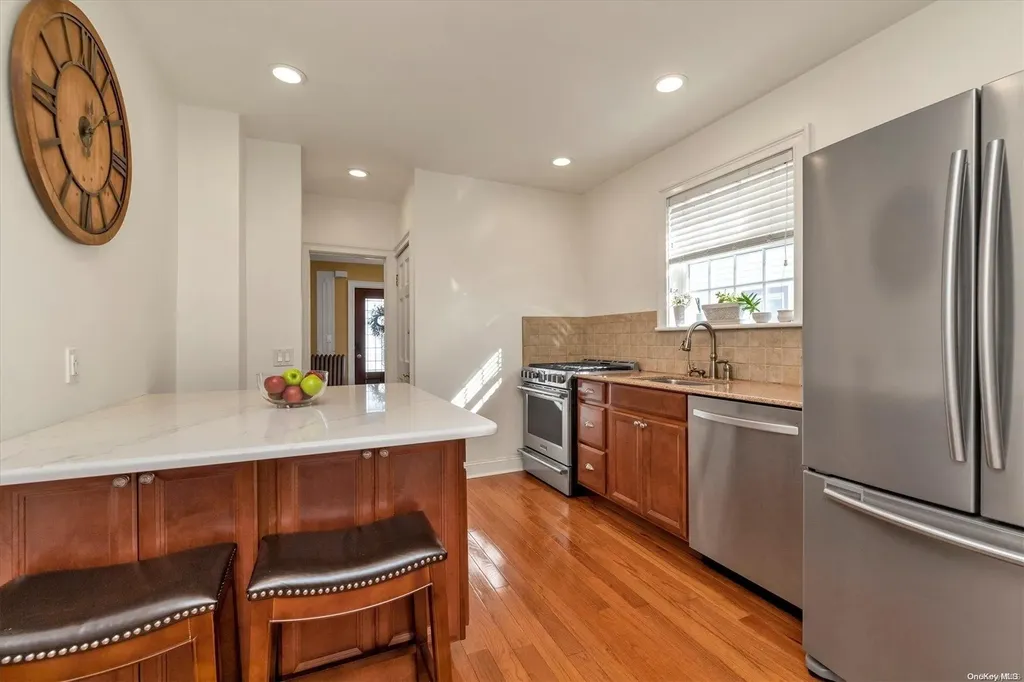 60 Peterson Place Lynbrook NY 11563