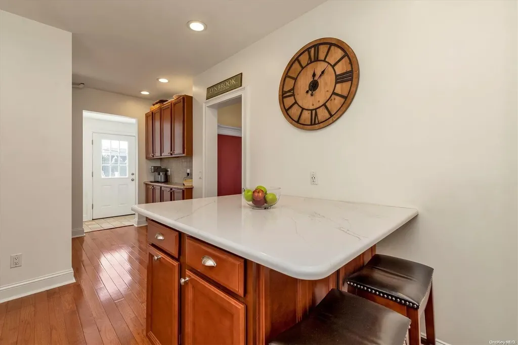 60 Peterson Place Lynbrook NY 11563