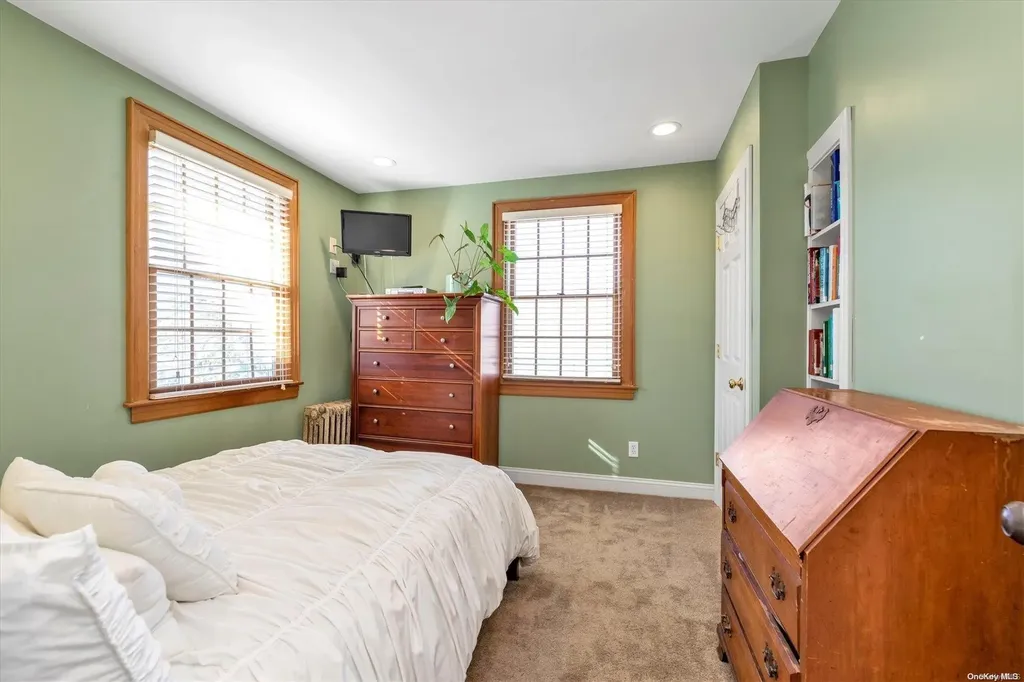 60 Peterson Place Lynbrook NY 11563