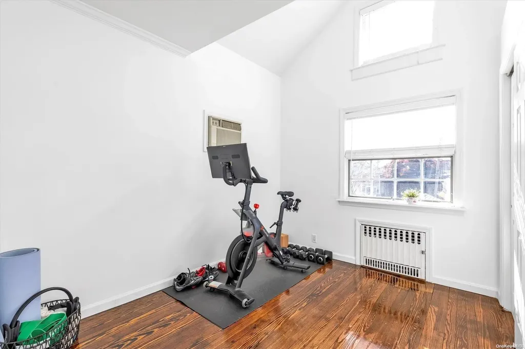 60 Peterson Place Lynbrook NY 11563