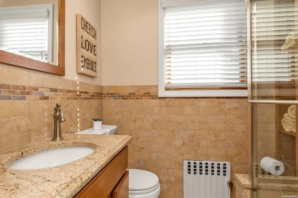 60 Peterson Place Lynbrook NY 11563