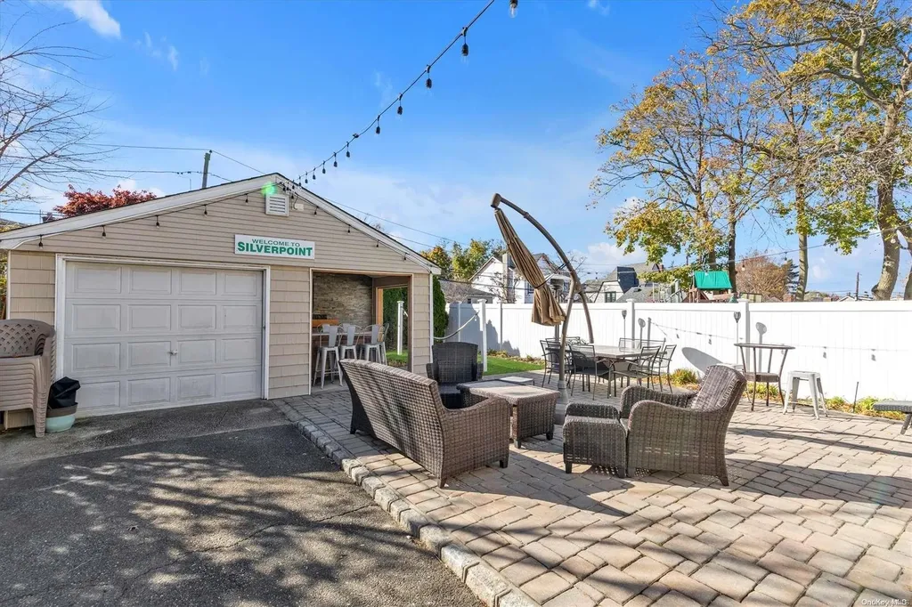 60 Peterson Place Lynbrook NY 11563