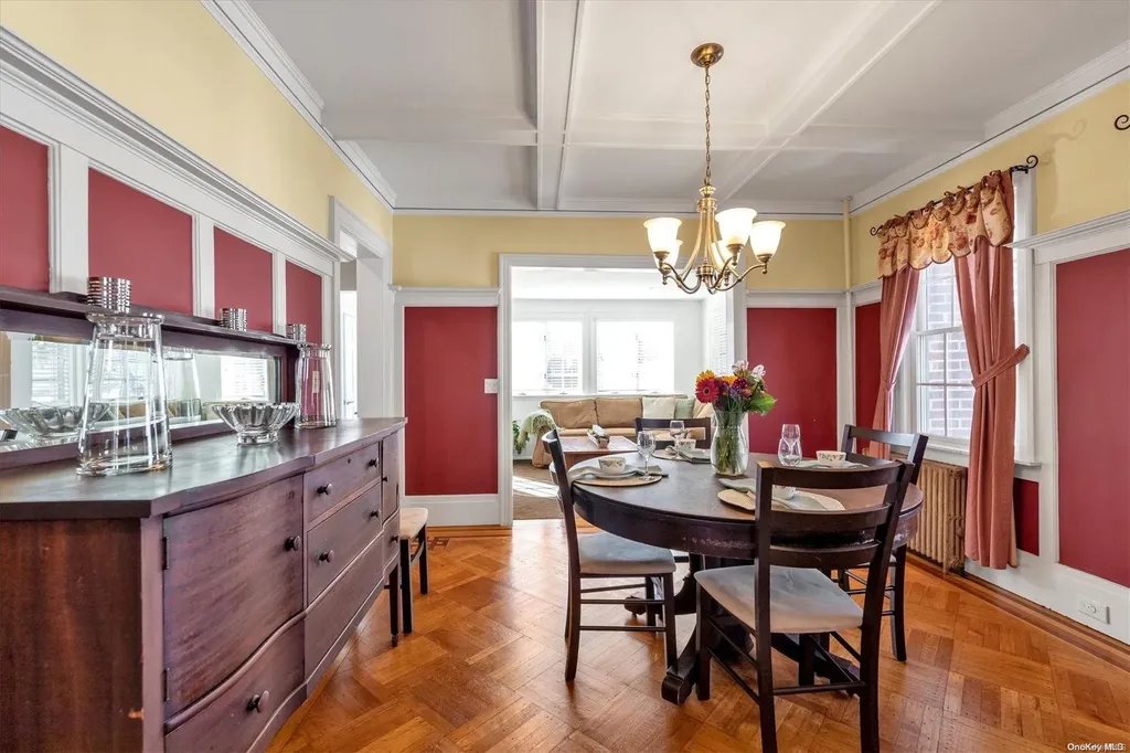 60 Peterson Place Lynbrook NY 11563