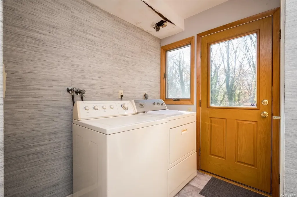 40 Valleywood Road Commack NY 11725