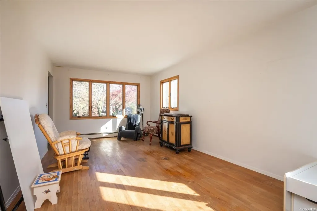 40 Valleywood Road Commack NY 11725