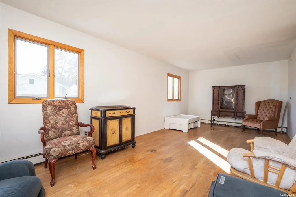 40 Valleywood Road Commack NY 11725