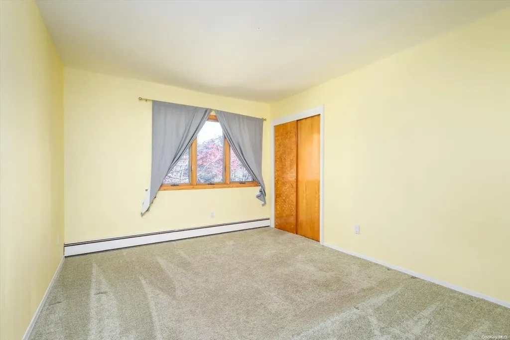 40 Valleywood Road Commack NY 11725
