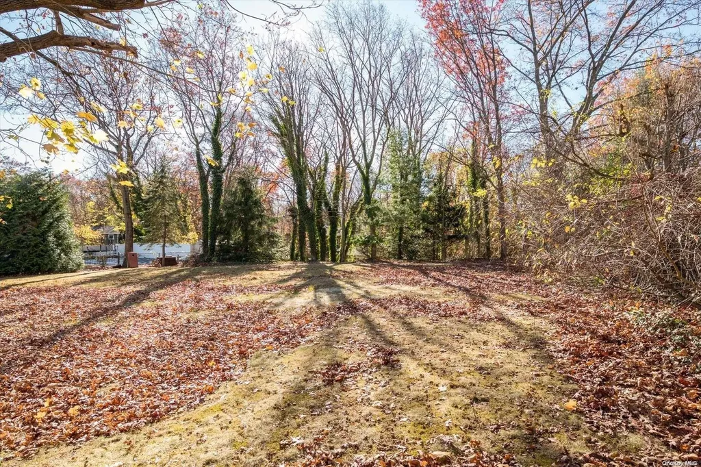 40 Valleywood Road Commack NY 11725