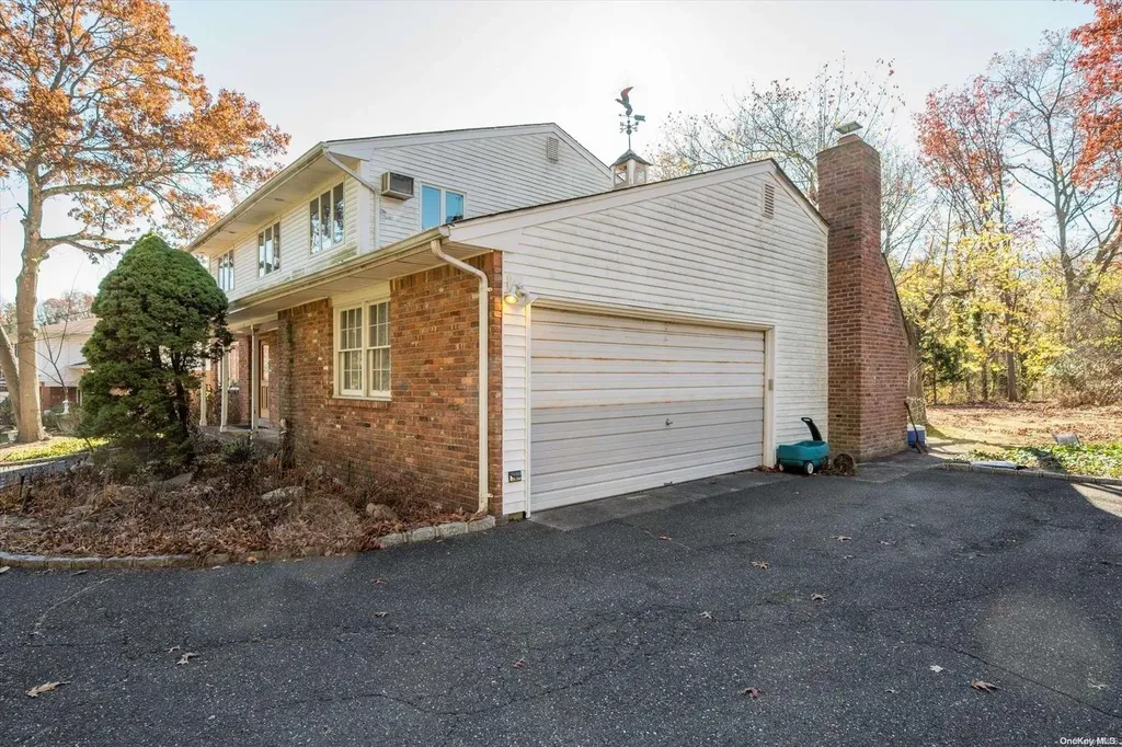 40 Valleywood Road Commack NY 11725