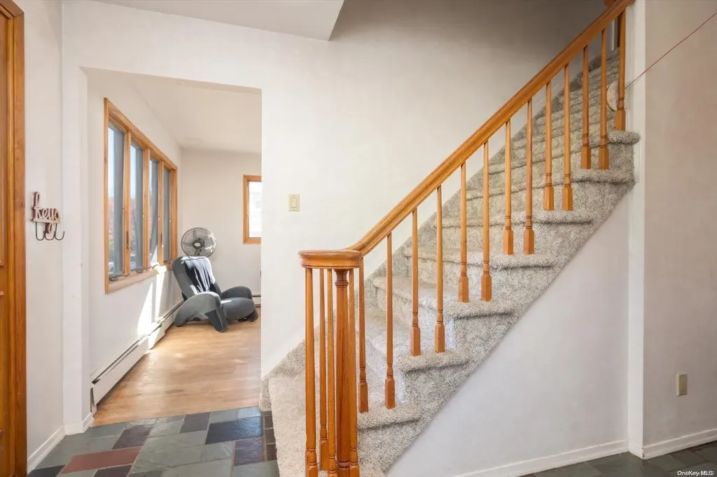 40 Valleywood Road Commack NY 11725