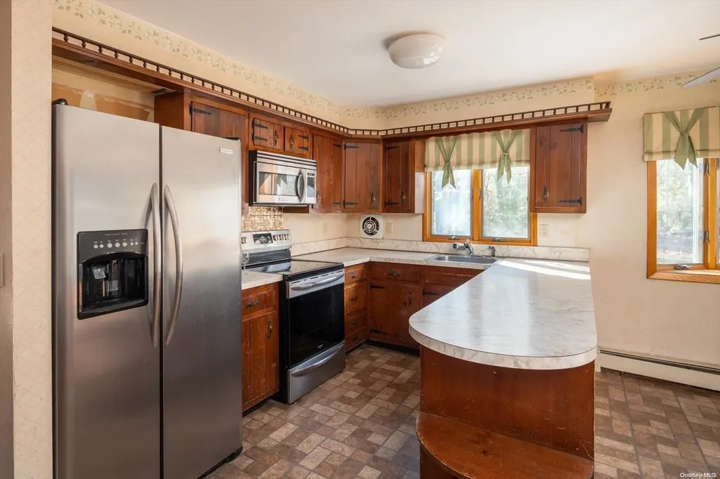 40 Valleywood Road Commack NY 11725