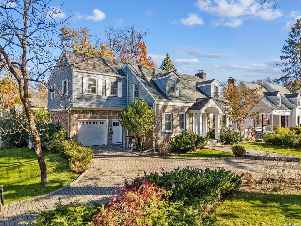 40 Elliot Road Great Neck NY 11021
