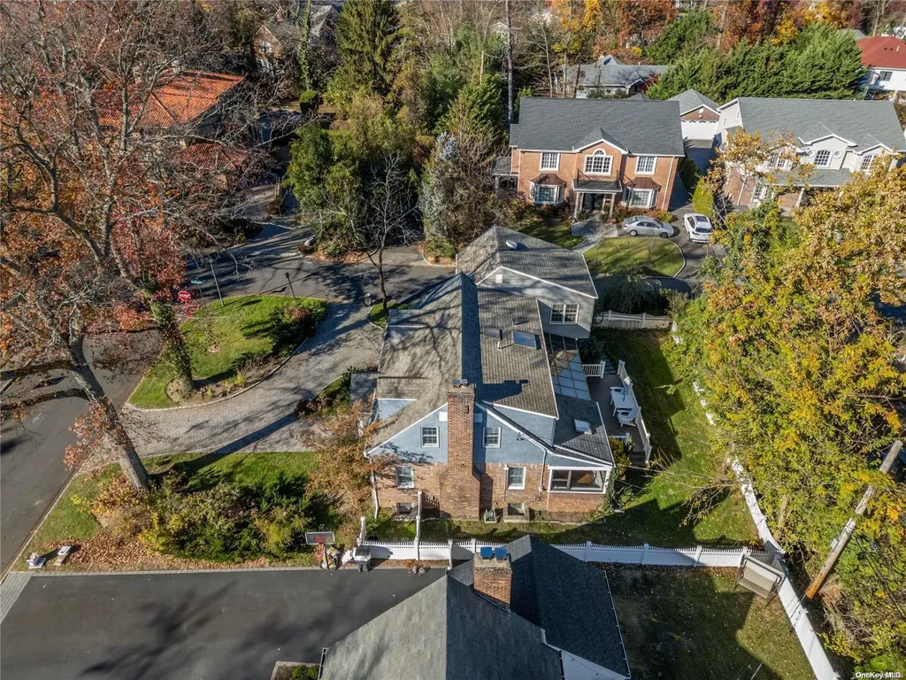 40 Elliot Road Great Neck NY 11021