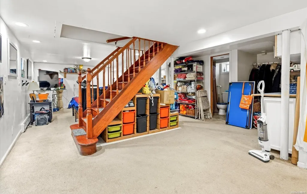 53 Arlyn Drive E Massapequa NY 11758
