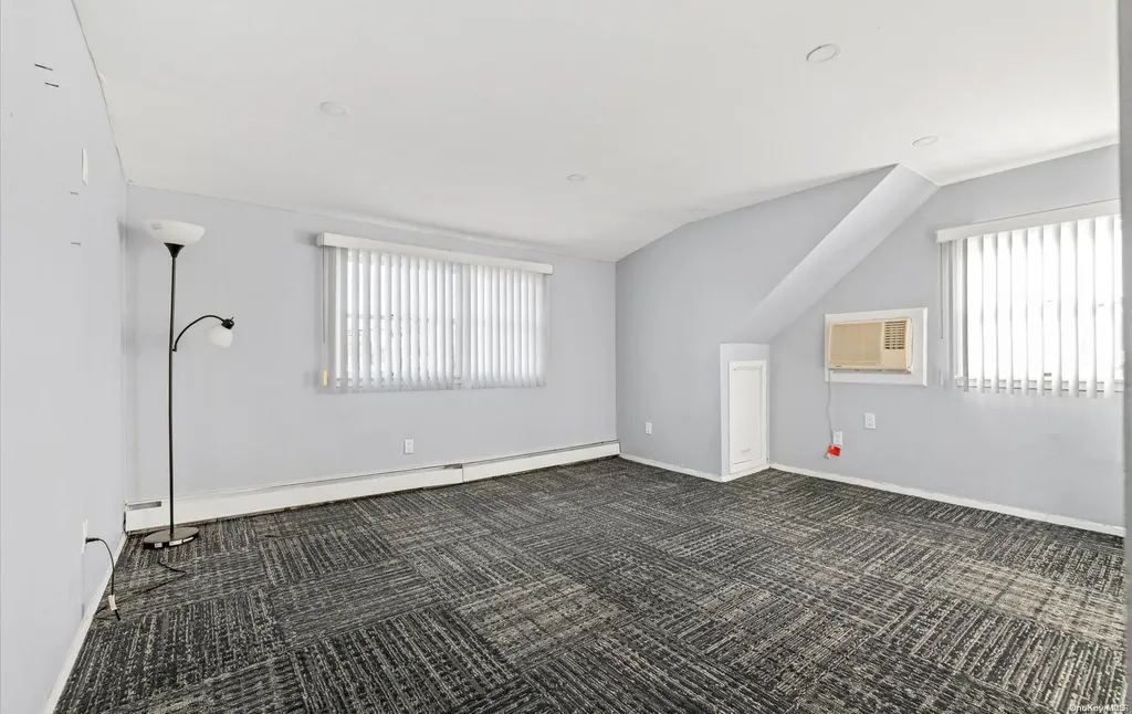 53 Arlyn Drive E Massapequa NY 11758