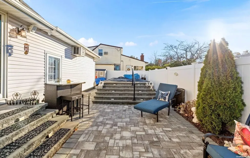 53 Arlyn Drive E Massapequa NY 11758