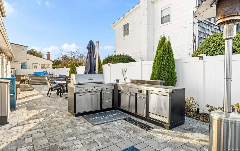 53 Arlyn Drive E Massapequa NY 11758