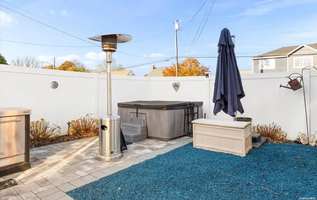 53 Arlyn Drive E Massapequa NY 11758