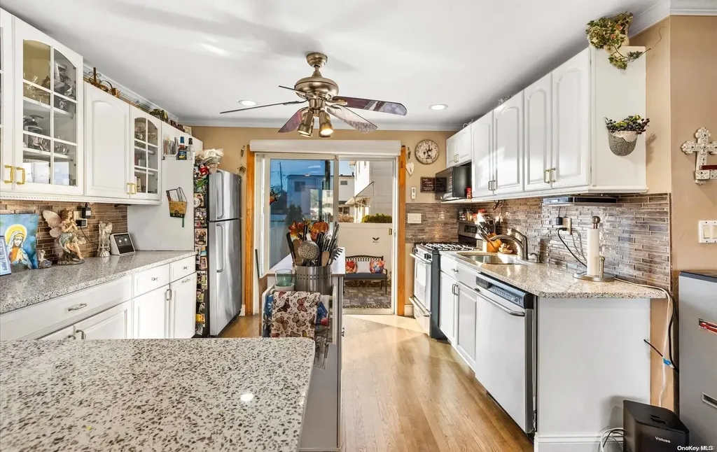 53 Arlyn Drive E Massapequa NY 11758