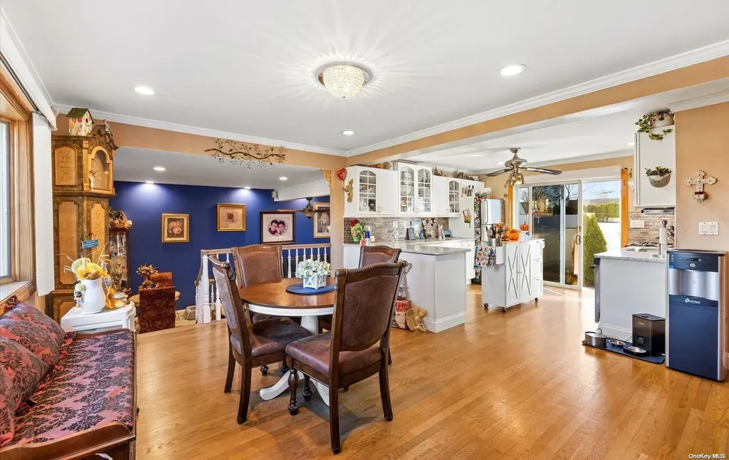 53 Arlyn Drive E Massapequa NY 11758